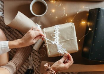 Holiday Gift Wrapping Made Simple: Ideas, Tools, and Inspiration