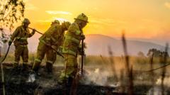 One person dead and 300 buildings destroyed in Australia bushfires